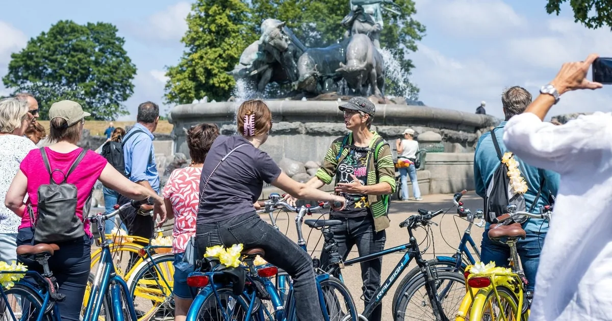 Copenhagen: Highlights 3-Hour Bike Tour with a Local Guide